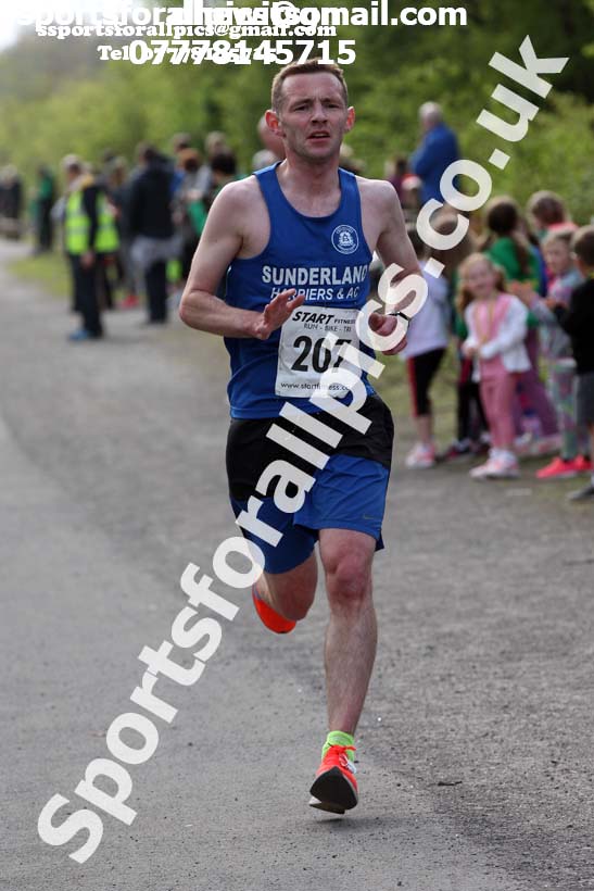 Terry O'Gara Memorial 5k Road Race, Wallsend. Photo:  David T. Hewitson/Sports for All Pics